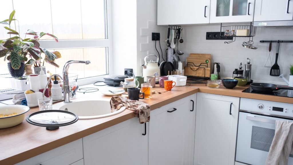 6 Common Kitchen Mistakes That Lead to Clutter – and How to Fix Them