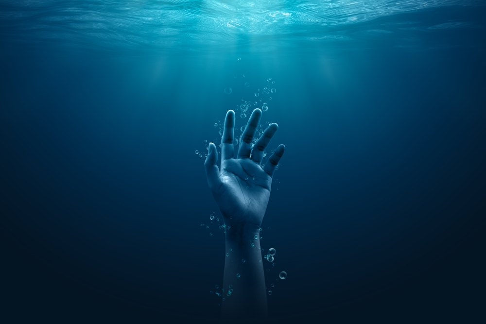 Teen boy drowns saving four young children from powerful currents – His family reveals his legacy