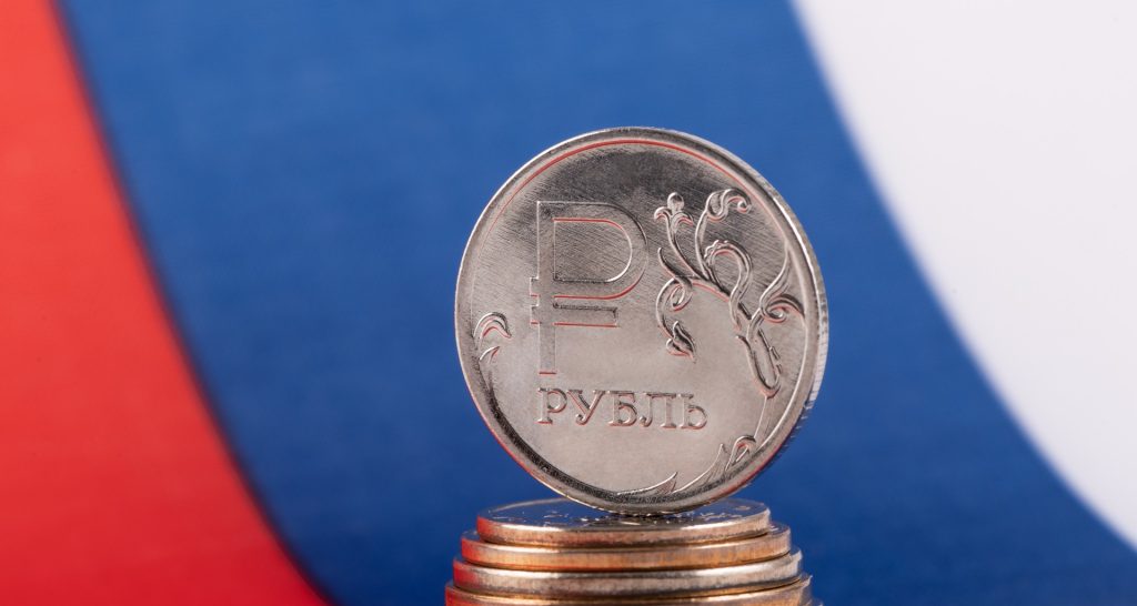 Russian Economist: Two Things Hinder Economic Growth