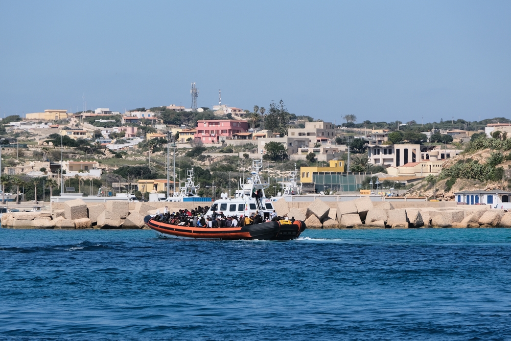 In a Matter of Hours, 301 Migrants Land on Italy’s Shores