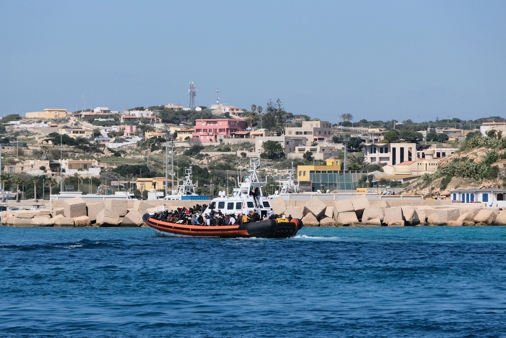 In a Matter of Hours, 301 Migrants Land on Italy’s Shores