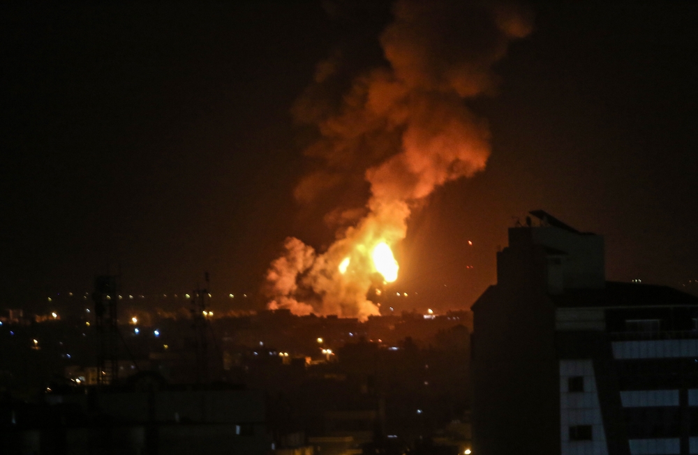 Military Escalation: U.S. and Britain Strike Houthi Bases in Yemen
