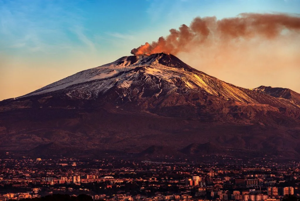 Tourists Flock to Mount Etna Eruption, Blocking Emergency Services