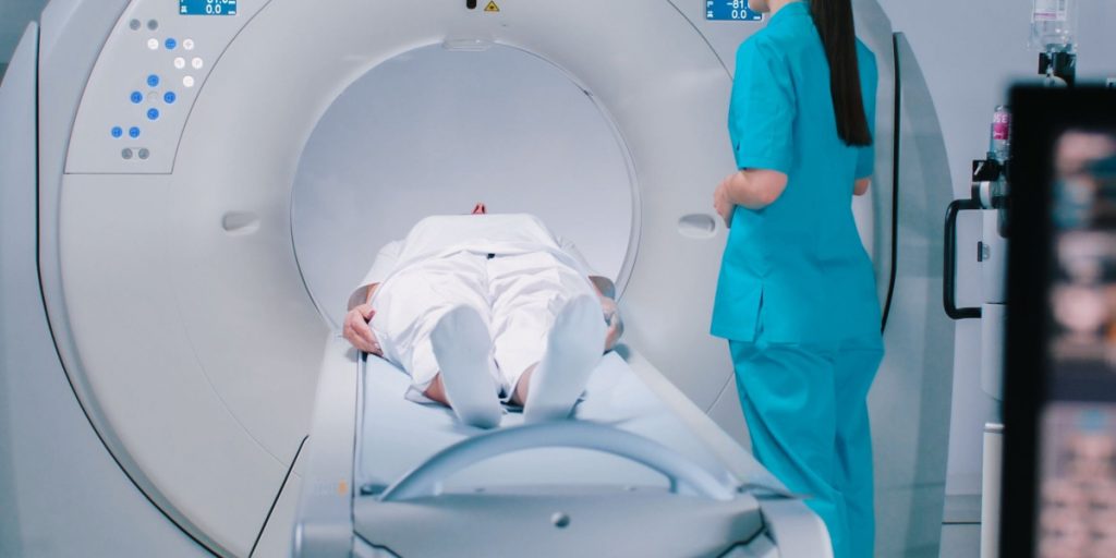 Oops! Mom accompanies daughter to the hospital, X-ray reveals embarrassing secret