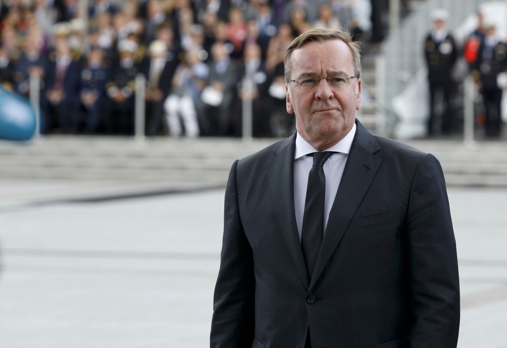 Defense Minister warns: ‘War in Europe is Possible’