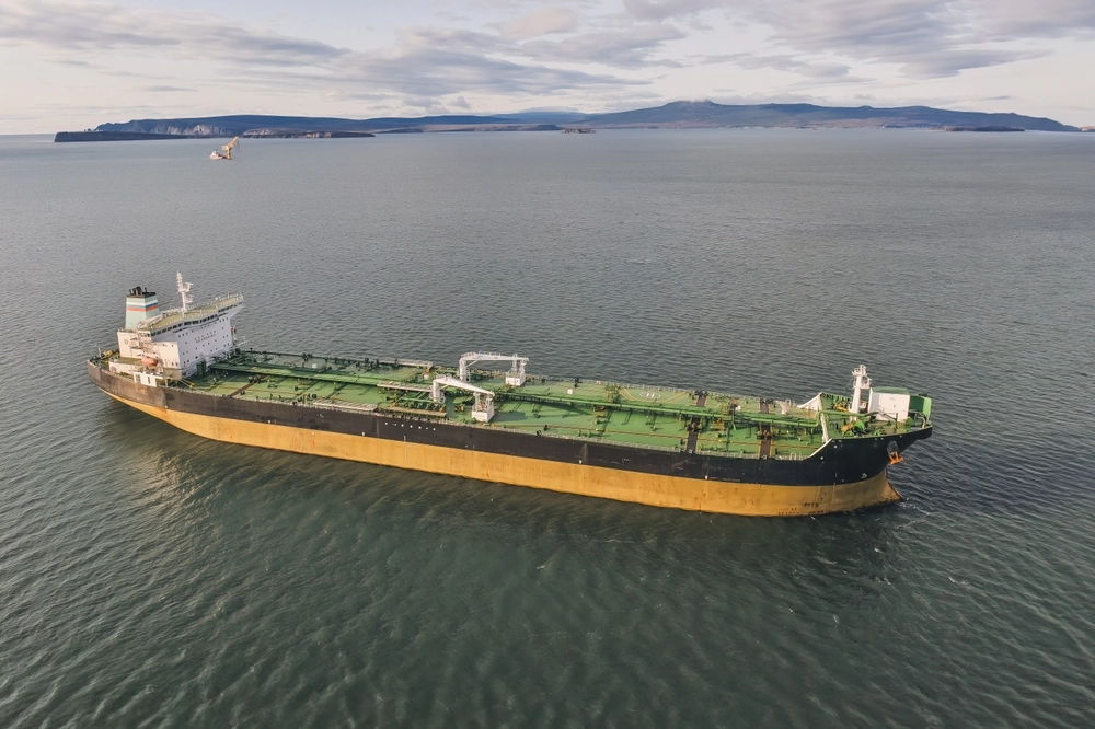 20,000 Tons of Explosives on Russian Ship Stuck Off UK Coast