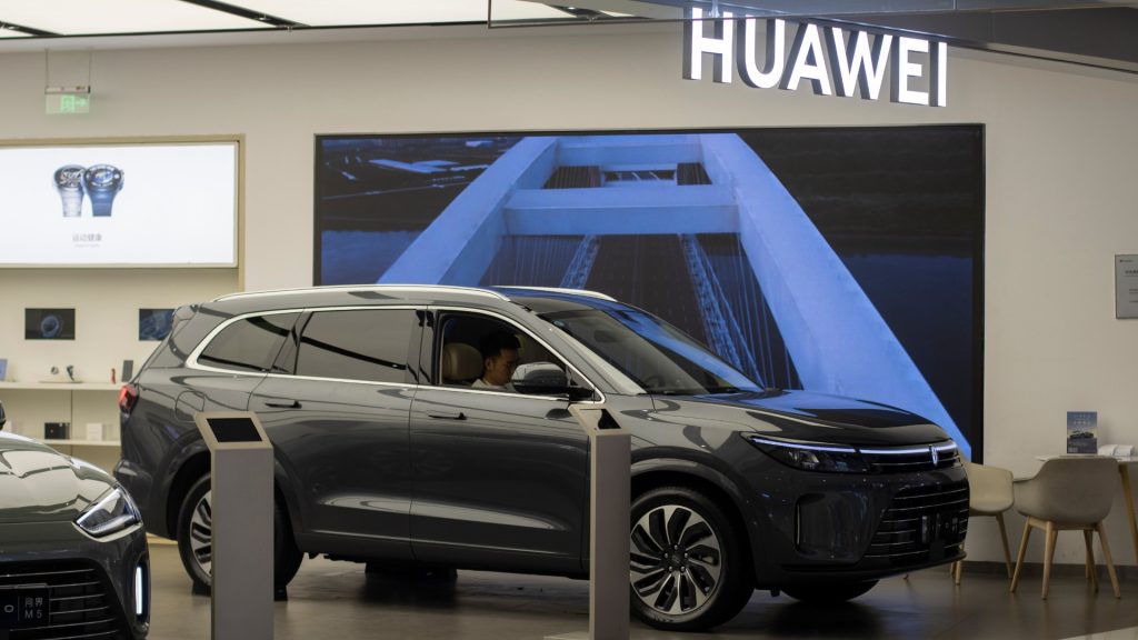 Blogger Slams Huawei’s Luxury Car — Now They’re Headed to Court