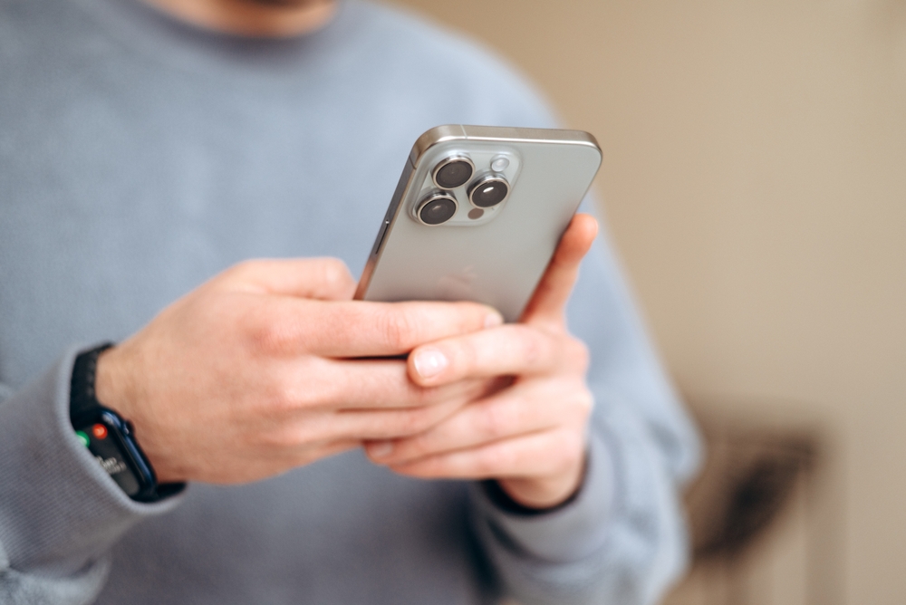 Apple Warns Users in 98 Countries of Spyware