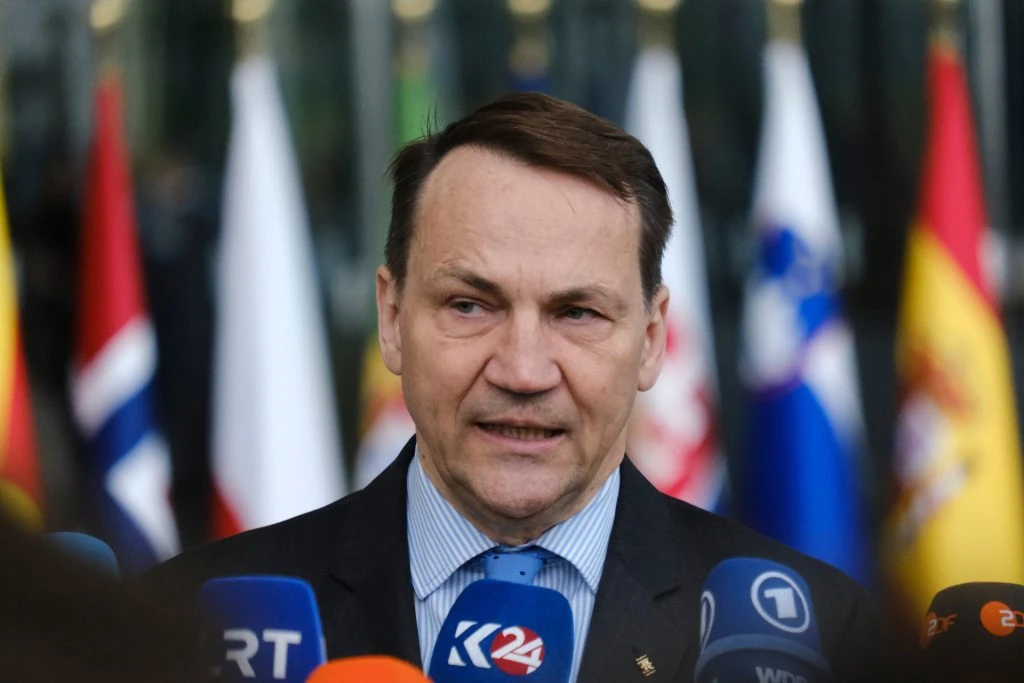 Polish Foreign Minister: ‘Prepare for Potential War With Russia by 2030’