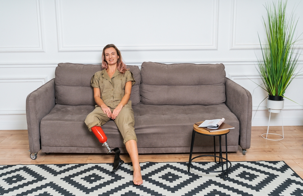 Russian Nurse Who Lost Her Legs in Combat Prepares to Return to Frontlines