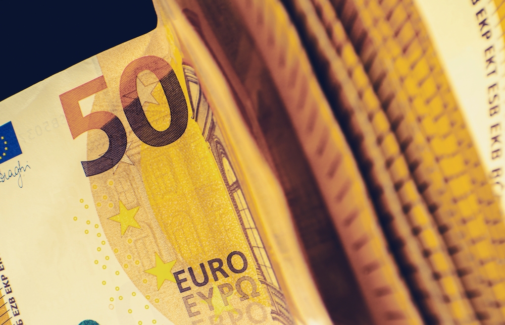 Deutsche Bank Raises Concern: Euro Stability in Question