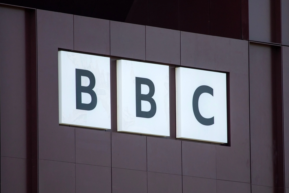 BBC Files Complaint on Apple Over Fake News Distributed via AI