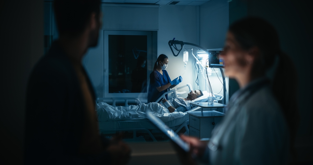 American Woman Becomes First to Survive Two Months with Pig Kidney Transplant