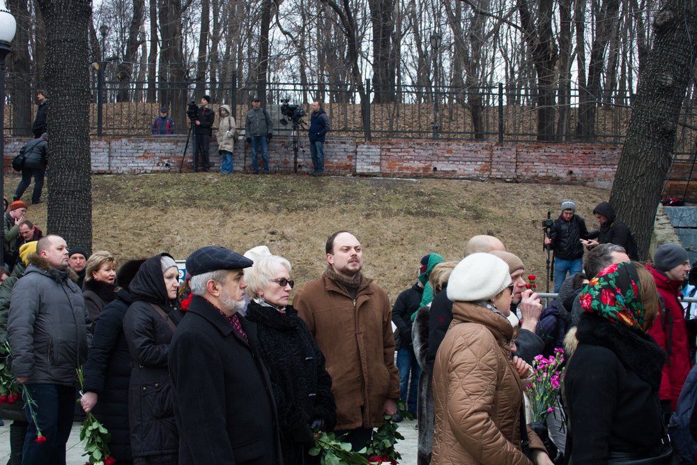 His Wife is Worried: Putin Critic Transferred to Prison Hospital