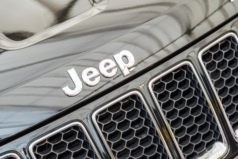 Chrysler Recalls Over 338,000 Jeep Grand Cherokees Due to Steering Issue