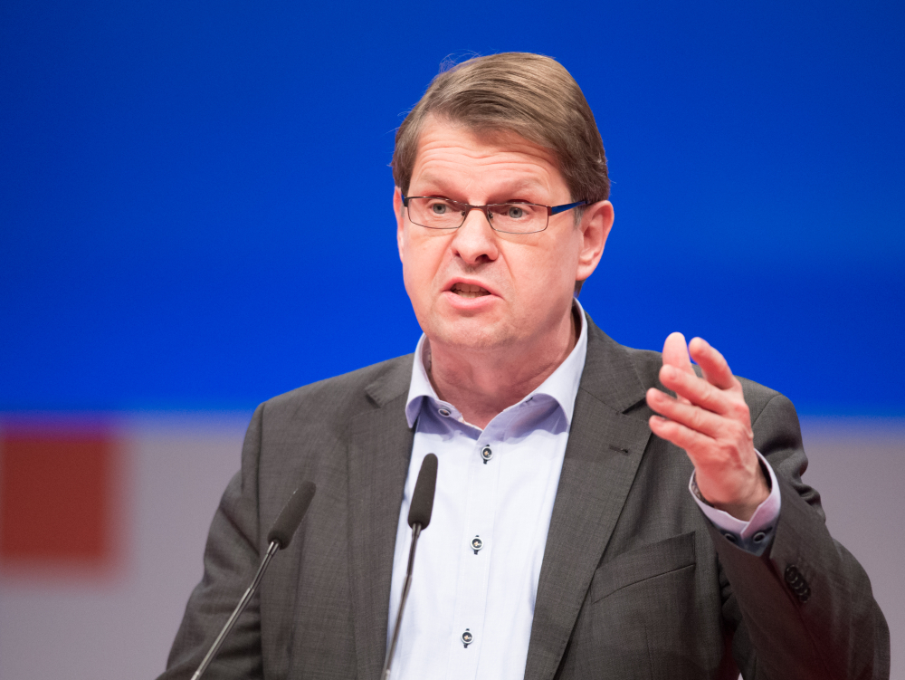 German Politician Urges Diplomacy Over American Missile Deployment