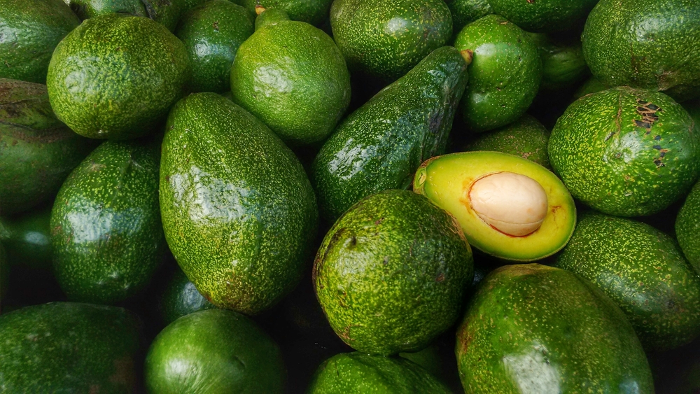 Health Alert: Experts Warn Against Popular Avocado Storage Hack on TikTok