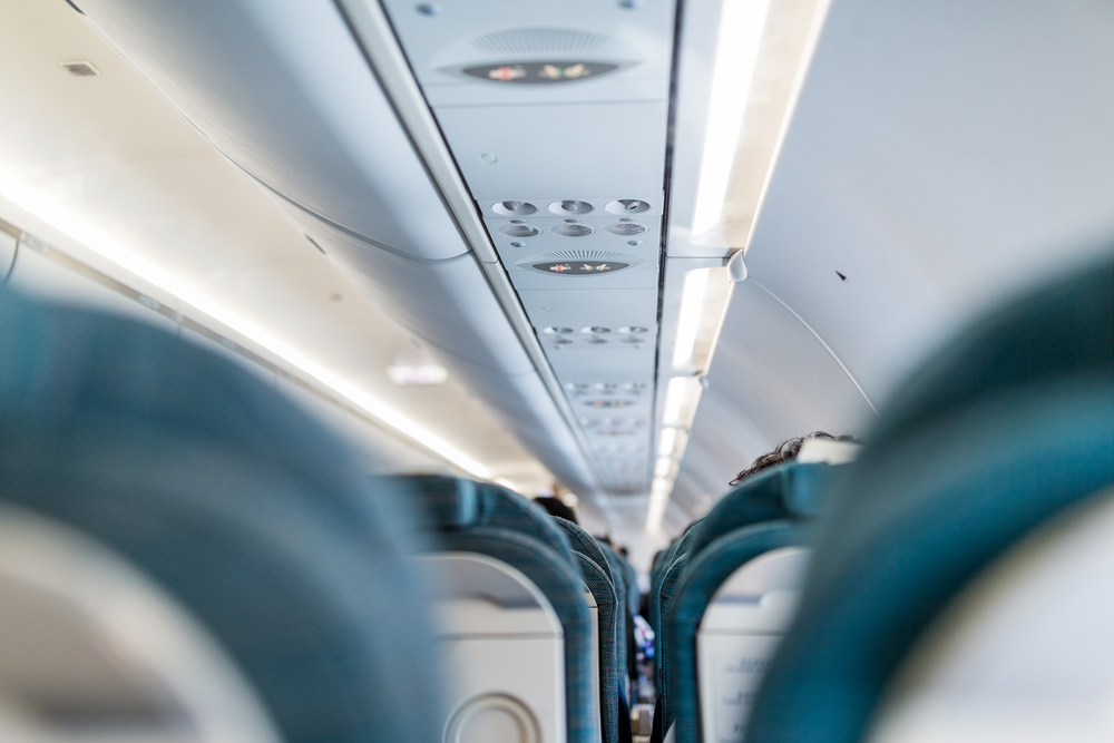 3 Good Reasons: Why We Don’t Get Parachutes on Commercial Flights