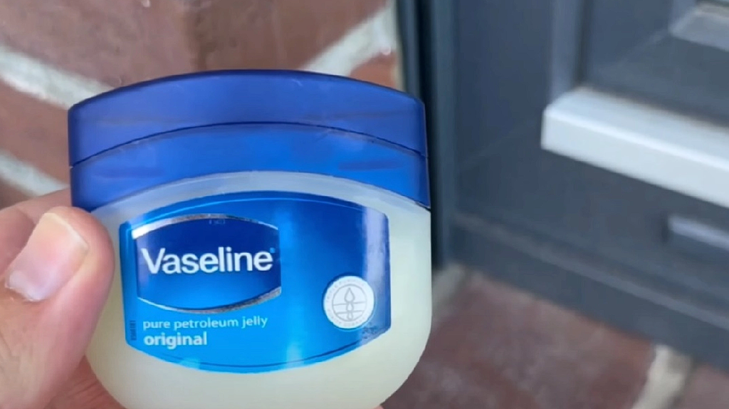 He smears vaseline on the windowsill: People can’t believe what happens next