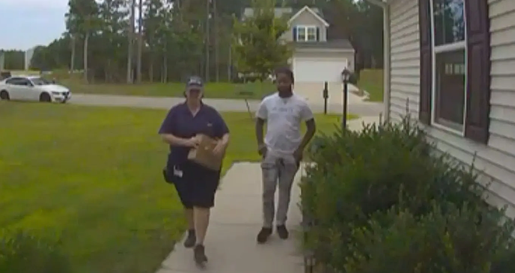 Caught on camera: Man steals package right from FedEx driver’s hands