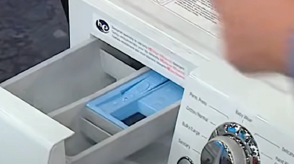 Few people know about the hidden threat in their washing machine: Solve it with one unexpected ingredient