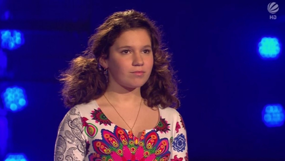 At just 13, she sings ‘Time to Say Goodbye’ and leaves judges in tears