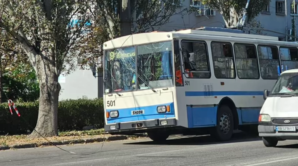 Russian forces target trolleybus in Kherson, police sergeant killed