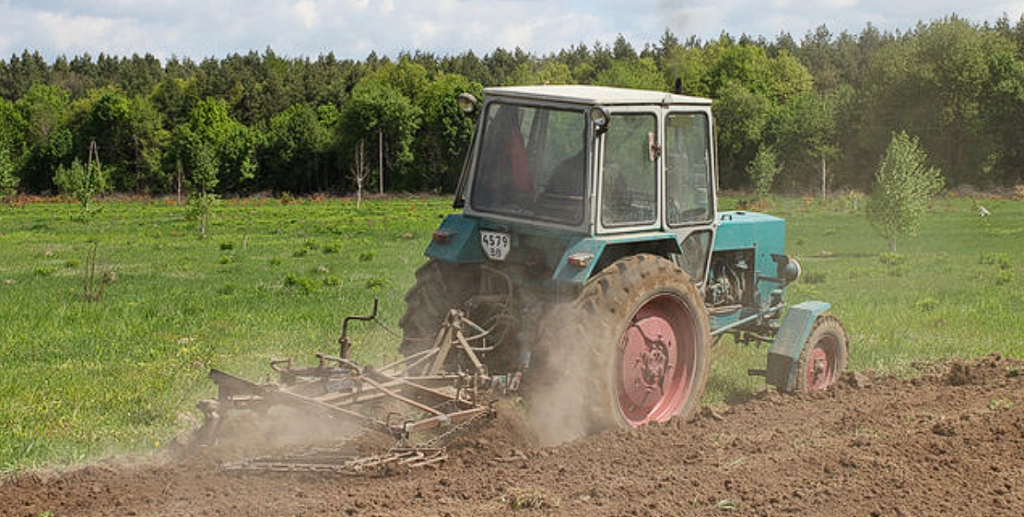 Devastating incident: Grandfather ran over his 18-month-old grandson with a tractor