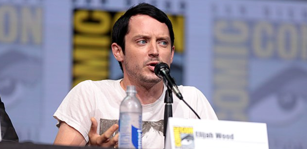 WHAT! Elijah Wood is completely unrecognizable in latest photos