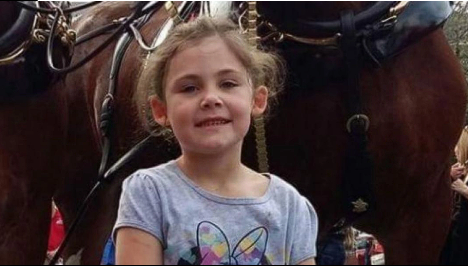 Father captures hilarious moment with daughter: Laughs when he zooms in on the photo