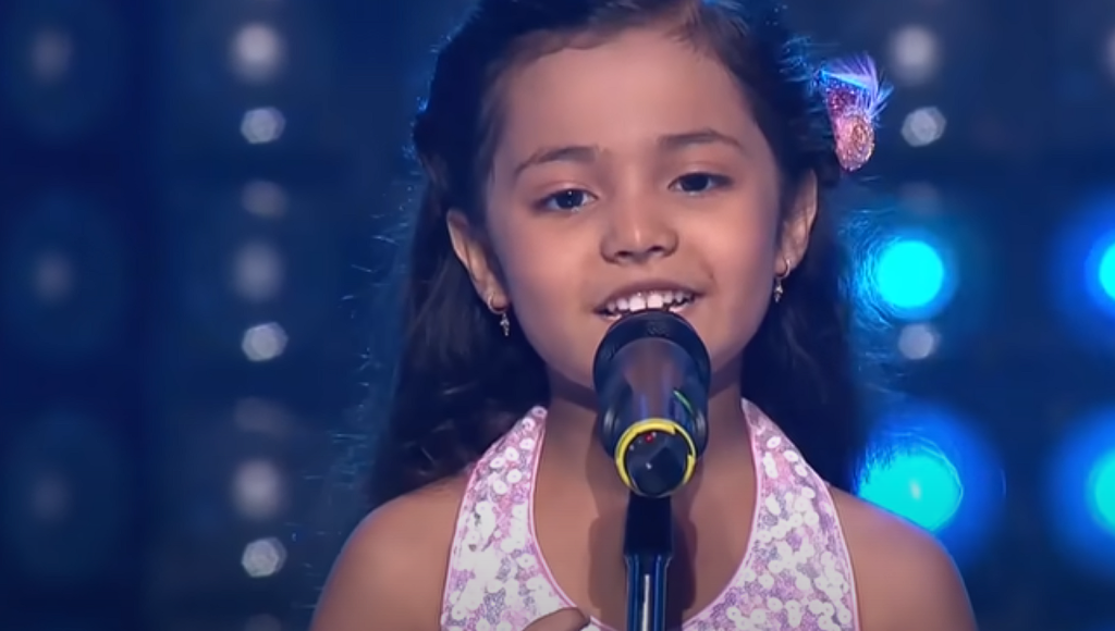 6-year-old Ayat takes the stage for the first time: Judges can’t contain themselves when she sings