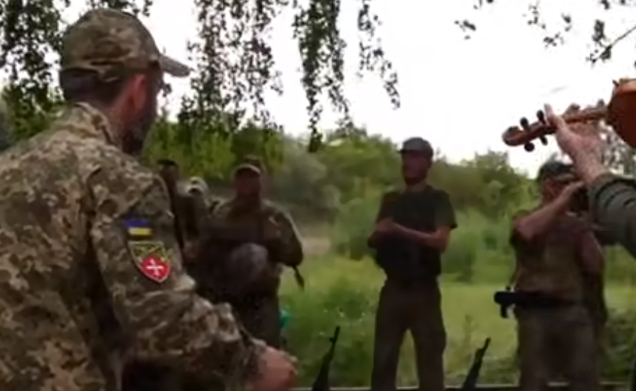 This ‘We Will Rock You’ cover by Ukrainian soldiers is the uplifting moment you need today
