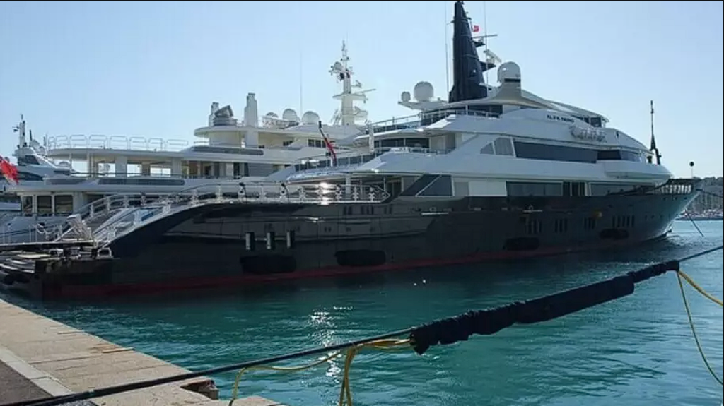 Drama unfolds over seized Russian billionaire yacht