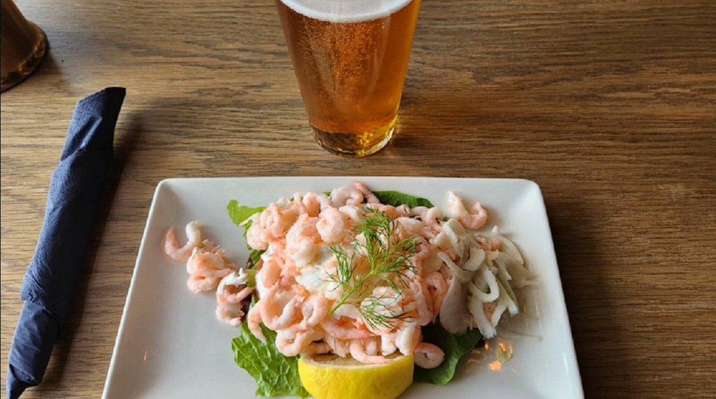 Price shock at the airport: Man stunned by bill for shrimp sandwich and beer