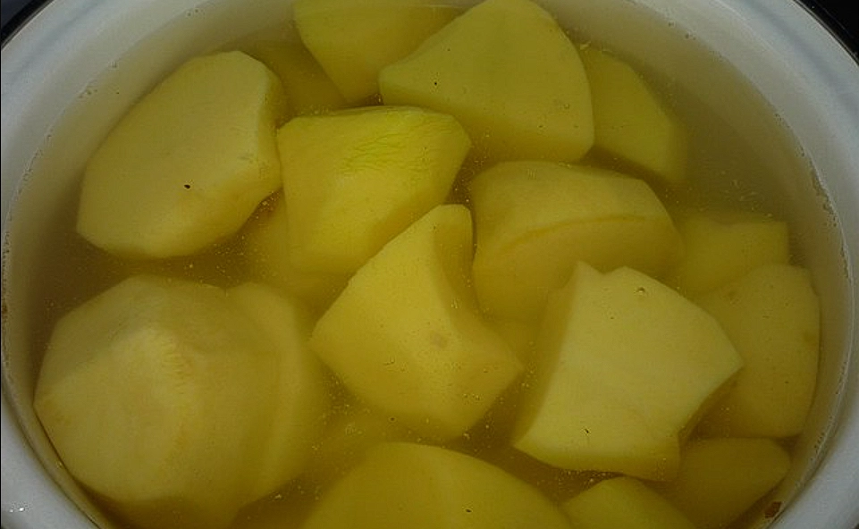 Don’t cook potatoes this way: They’ll lose all their nutrients and vitamins