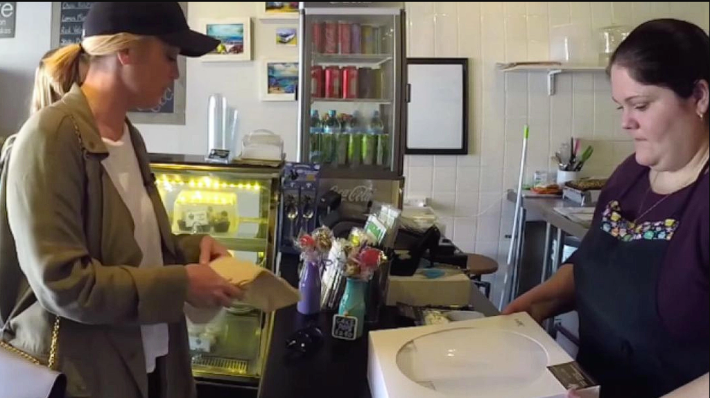 Customer wants to return dry cookies: When the owner opens the cash register, she’s moved to tears