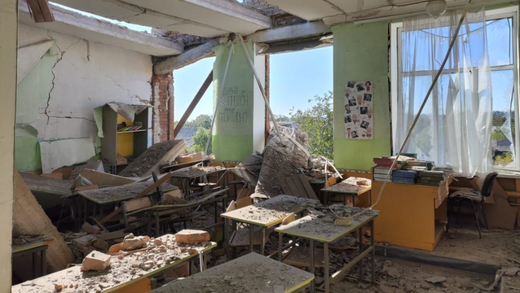 Cynical attack by Putin’s army: At least four dead after missile strike on school