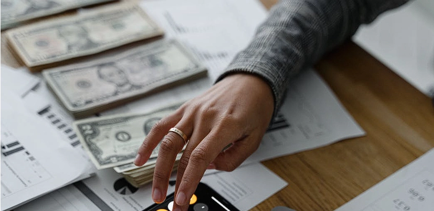 Mother-in-law helps around the house while daughter-in-law gives birth, and now she has the audacity to demand payment