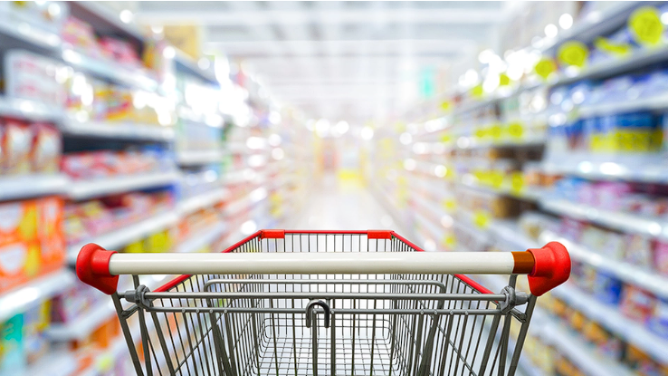 Woman drops groceries on supermarket floor, what she does next leaves people disgusted