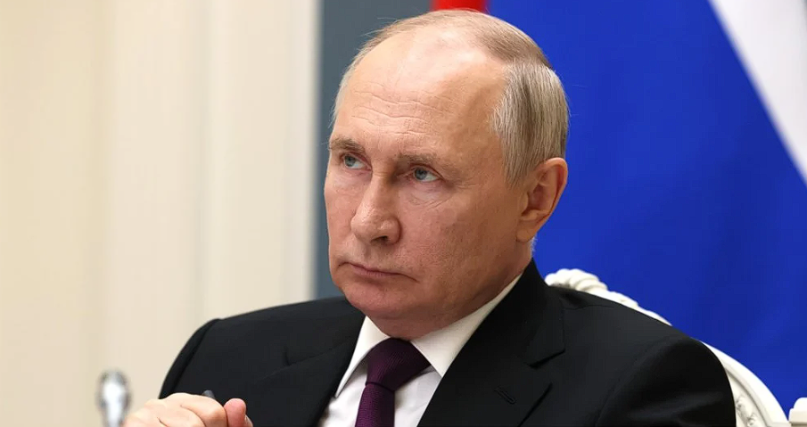 Putin Awards Russian Citizenship to U.S. Boxer and Canadian Hockey Player