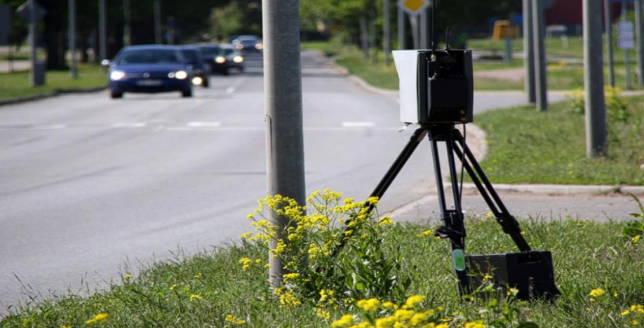 Royal caught speeding at 54 mph – Must pay the fine
