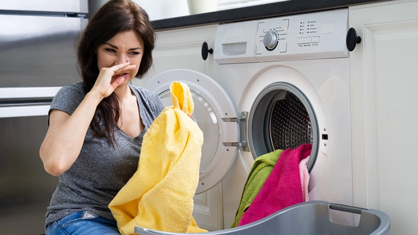 Simple Trick to Remove Musty Smell from Clothes