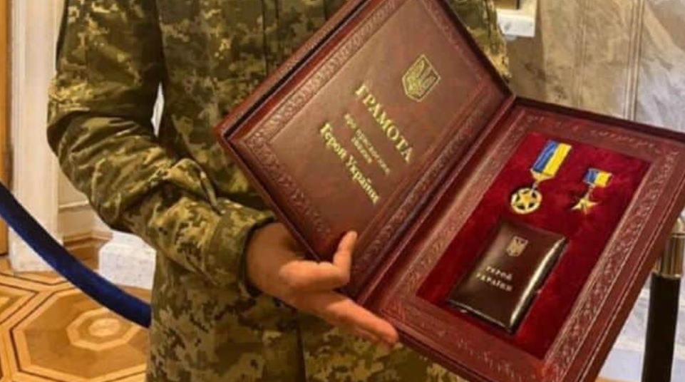 Zelenskyy’s pledge to war heroes