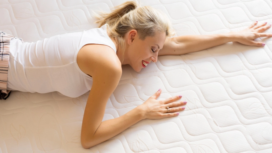 5 Simple Steps to Clean Your Mattress Before Christmas