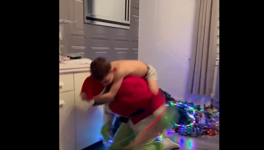 Christmas Prank Goes Viral: They Didn’t Expect This