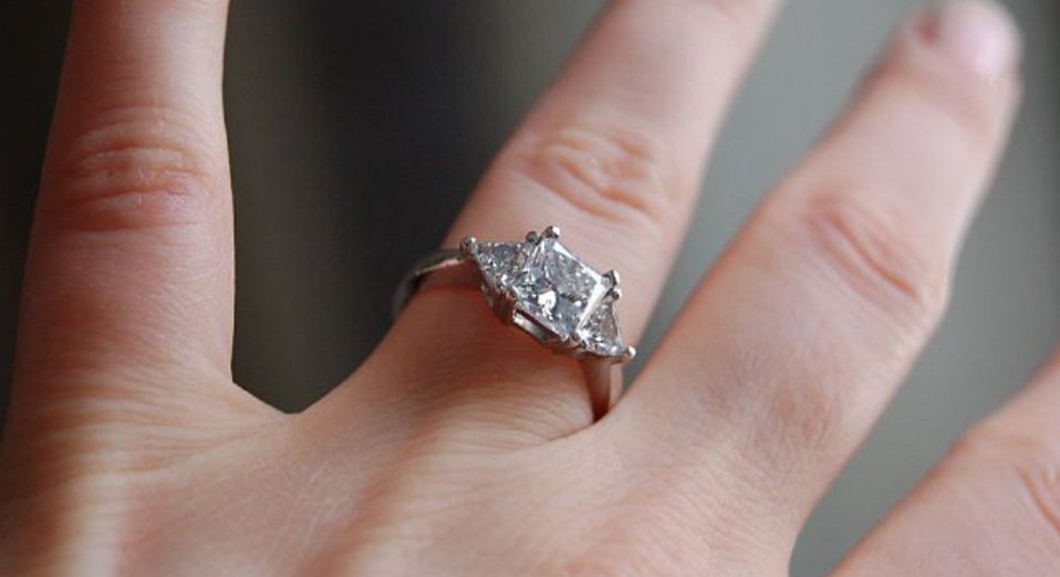 Diamond Ring Worth $800.000 Found in Vacuum Cleaner Bag at Ritz
