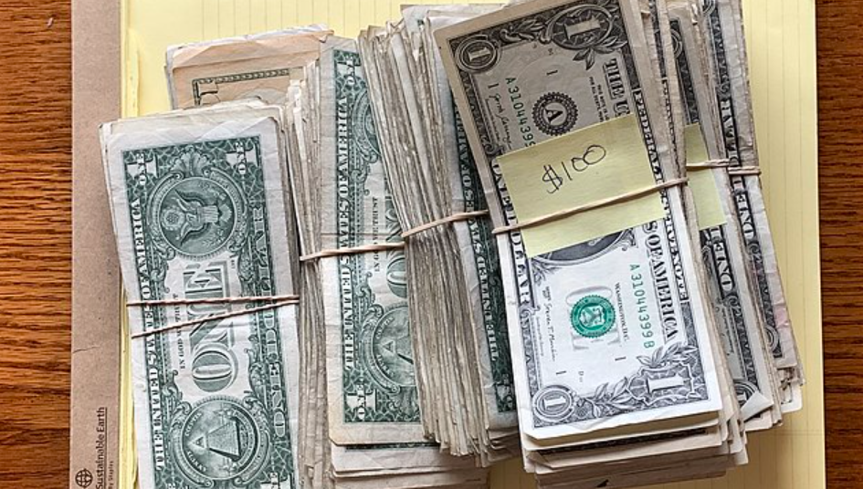 He Wins $654,000 in a Scratch Game, Here’s How He Thanked the Café Manager