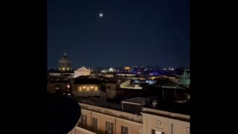Elon Musk Shares Fantastic View of Rome From Pantheon’s Roof