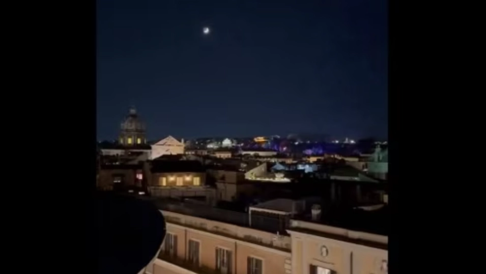 Elon Musk Shares Fantastic View of Rome From Pantheon’s Roof