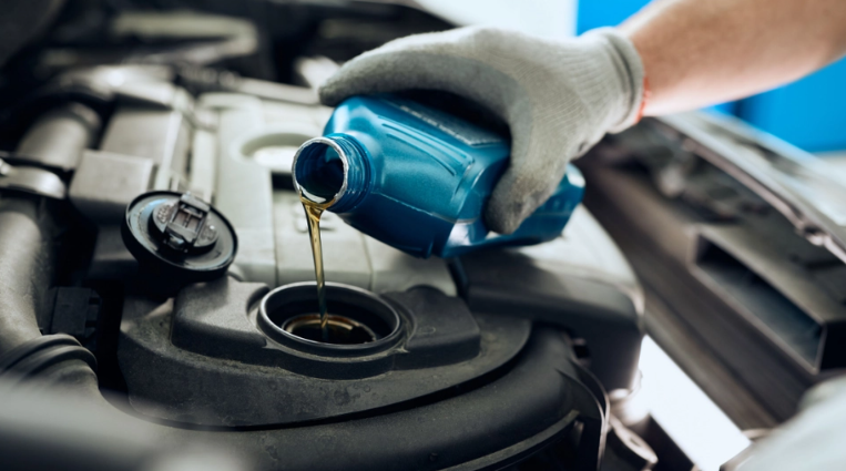 Experts Explain: How Long You Can Drive Without Changing Your Car’s Oil